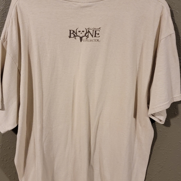 Xl bone collector tee shirt Tanish cream color - Picture 3 of 5